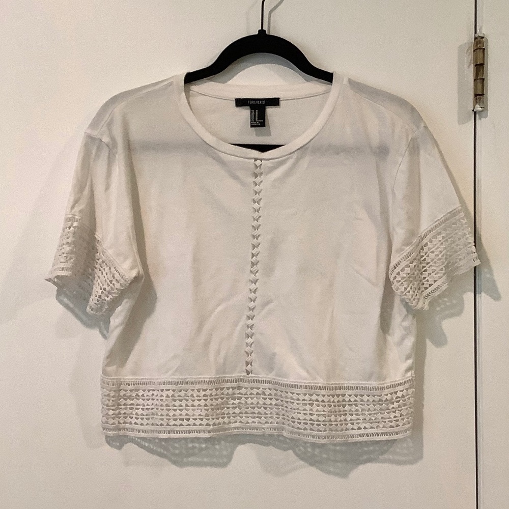 Forever 21 short sleeve Woman’s top